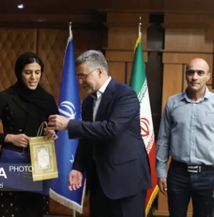 تقدیر وزیر بهداشت از قهرمان پرش طول آسیا و دانش‌آموخته دانشگاه علوم پزشکی اصفهان