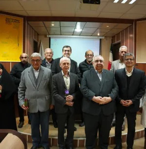 نشست صمیمی رئیس دانشگاه با اساتید پیشکسوت دانشکده دندانپزشکی