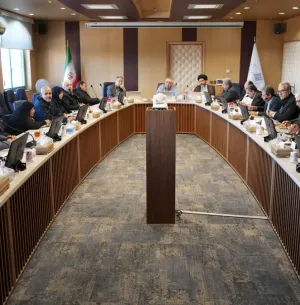 نشست مشترک رئیس دانشگاه و مسئولین شهرستان تیران و کرون  