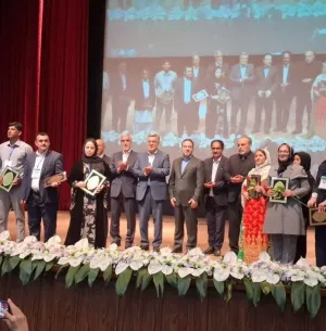 تقدیر از مراقب سلامت اصفهانی به عنوان نمونه کشوری در مراسم روز بهورز