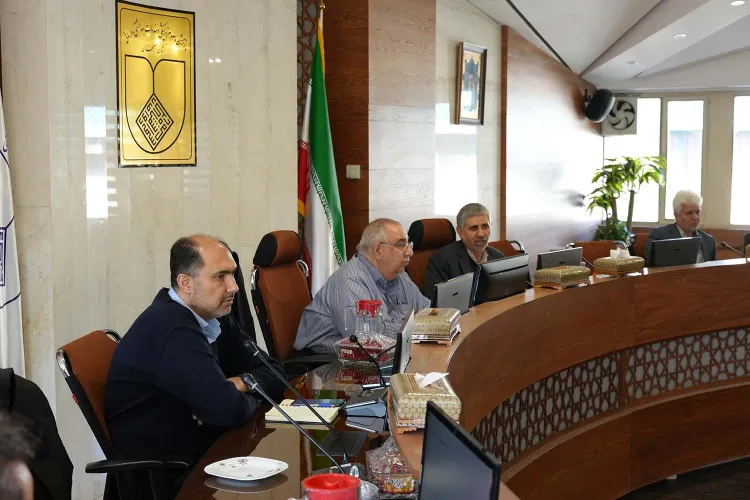 نشست صمیمانه رئیس دانشگاه با اعضای هسته گزینش دانشگاه