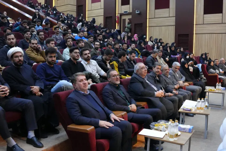 برگزاری نشست پنج ساعته صمیمانه استاندار اصفهان با جمعی از دانشجویان دانشگاه های استان