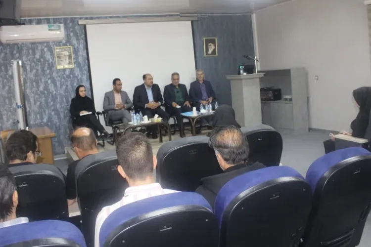 نشست صمیمی با کارکنان بیمارستان حضرت امام خمینی(قدس سره)شهرستان فلاورجان 