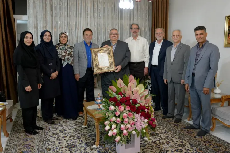 دیدار رئیس دانشگاه با استاد پیشکسوت دانشکده پرستاری و مامایی آقای ناجی