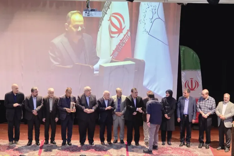 تجلیل از پزشکان، داروسازان و دندانپزشکان دانشگاه علوم پزشکی اصفهان؛ تقدیر از تلاشگران خط مقدم سلامت