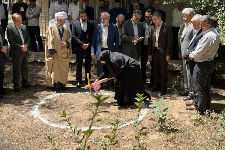 کلنگ احداث ساختمان اورژانس ۱۱۵ پایگاه شماره یک شاهین‌شهر به زمین زده شد