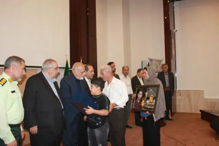 برگزاری همایش تجلیل از خانواده‌های اهداکننده عضو در شهرستان برخوار