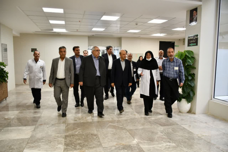 بازدید مشاور وزیر و مدیرکل حوزه وزارتی از مرکز آموزشی درمانی الزهرا(س)