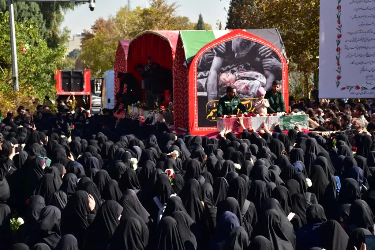 آیین استقبال دانشگاهیان از کاروان اهالی بهشت در دانشگاه