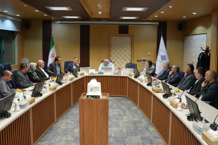 نشست رئیس دانشگاه با خیرین هیأت مدیره مرکز آموزشی درمانی  نور و حضرت علی اصغر(ع)