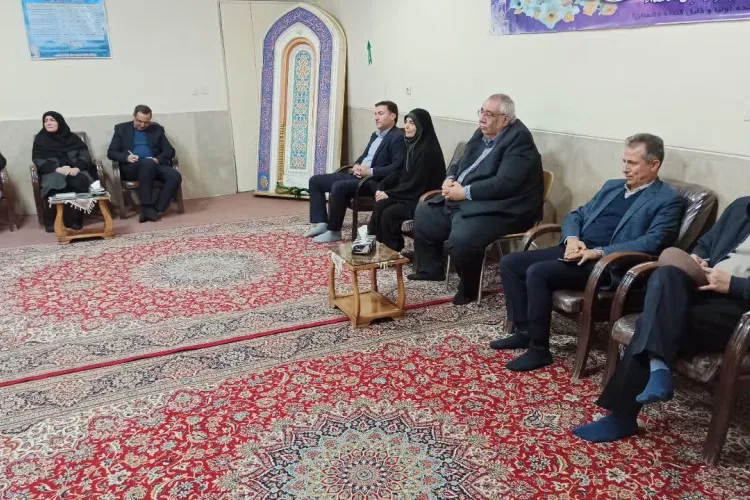 نشست صمیمی رئیس دانشگاه با جمعی از دانشجویان دختر خوابگاه های شهید کرمانی  و میلاد