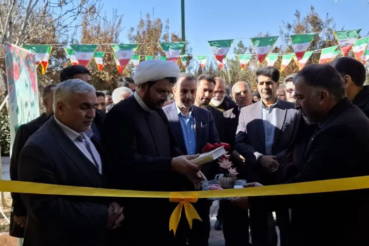 آیین کلنگ‌زنی ساختمان جدید خیرساز پایگاه خدمات جامع سلامت باباشیخعلی لنجان