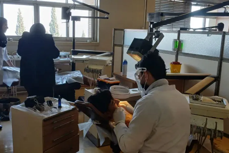 اجرای طرح کرامت حسینی۲ برای مددجویان تحت پوشش کمیته امداد وسازمان بهزیستی دردانشکده دندانپزشکی 