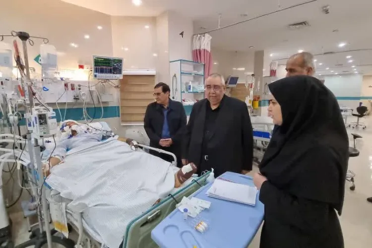 بازدید رئیس دانشگاه از مراکز درمانی سطح استان