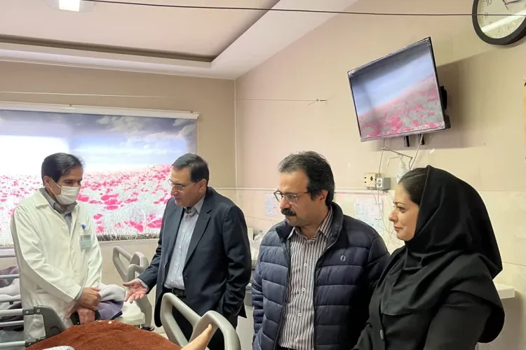 عیادت معاون درمان دانشگاه ازمجروحان حمله صهیونیستی ،آمریکایی، مجتمع فولاد مبارکه اصفهان
