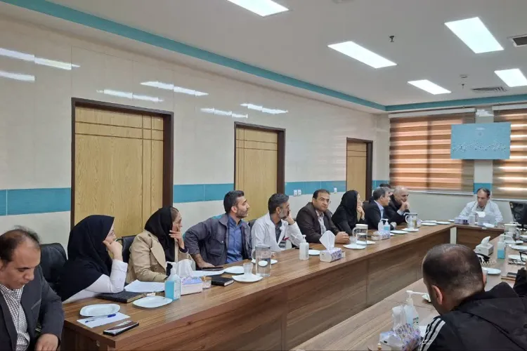 بازدید نوروزی معاون غذا و دارو و مدیر درمان دانشگاه از بیمارستان گلدیس شهرستان شاهین شهر