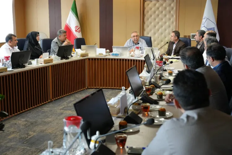 نشست مشترک رئیس دانشگاه با مسئولین شهرستان شاهین‌شهر برگزار شد