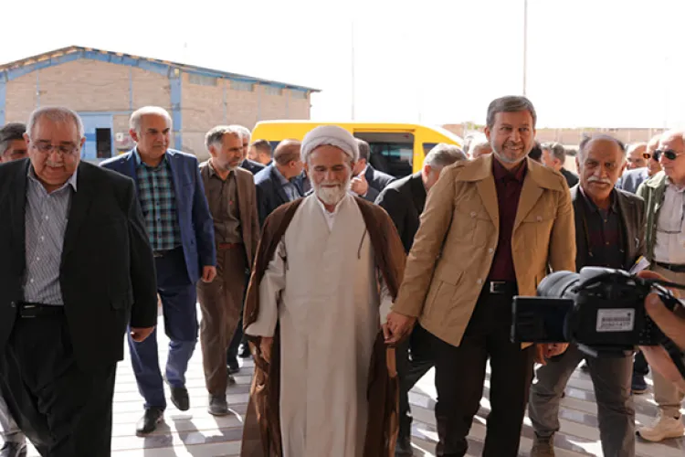بازدید استاندار و رئیس دانشگاه از روند تکمیل بیمارستان ۲۱۶ تخت‌خوابی شیخ بهایی نجف‌آباد