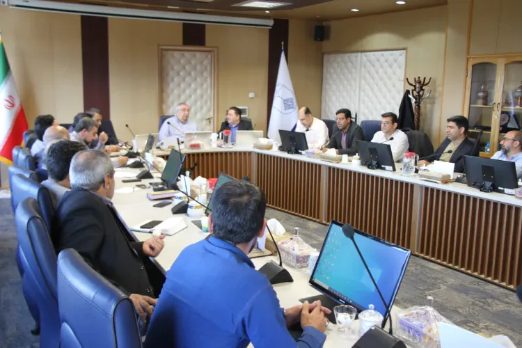 برگزاری نشست رئیس دانشگاه  با فرماندار و مسئولین شهرستان هرند