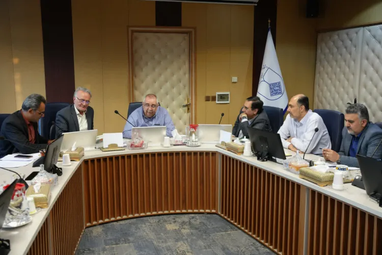 نشست رئیس دانشگاه با نماینده مردم شریف شهرستان‌های نطنز، بادرود و قمصر