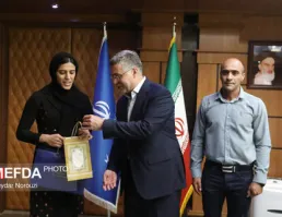 تقدیر وزیر بهداشت از قهرمان پرش طول آسیا و دانش‌آموخته دانشگاه علوم پزشکی اصفهان