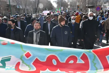 حضور پرشور دانشگاهیان علوم پزشکی اصفهان در جمع مردم اصفهان در راهپیمایی یوم الله 22 بهمن 1401