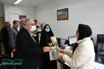 تقدیر رییس دانشگاه از بانوان ستادی به مناسبت گرامیداشت روز زن