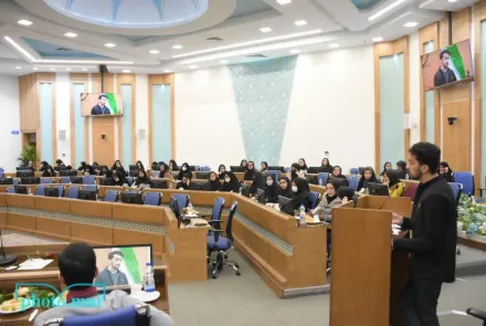 نشست صمیمانه دانشجویان فعال فرهنگی با اعضای هیات رئیسه دانشگاه