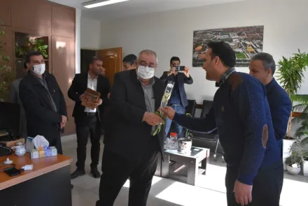 تقدیر رییس دانشگاه از کارکنان مرد دانشگاه به مناسبت میلاد حضرت علی (ع)