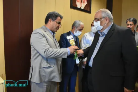تقدیر رییس دانشگاه از کارکنان مرد دانشگاه به مناسبت میلاد حضرت علی (ع)