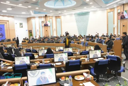 نشست صمیمانه استاندار اصفهان با نمایندگان تشکل های دانشجویی استان 