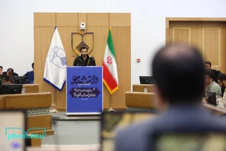 نشست صمیمانه استاندار اصفهان با نمایندگان تشکل های دانشجویی استان 