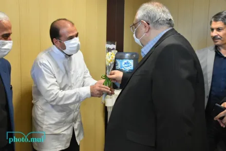 تقدیر رییس دانشگاه از کارکنان مرد دانشگاه به مناسبت میلاد حضرت علی (ع)