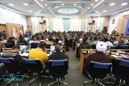 نشست صمیمانه استاندار اصفهان با نمایندگان تشکل های دانشجویی استان 