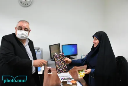 تقدیر رییس دانشگاه از بانوان ستادی به مناسبت گرامیداشت روز زن