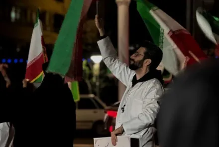 اجتماع كادر درمان اصفهان/ كادر درمان، پای کار ایران
