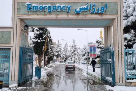 قابهای برفی در واحدهای تابعه دانشگاه و همچنان گرما در جریان درمان و آموزش