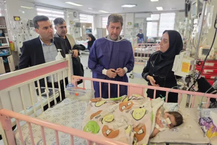 حضور دکتر جمالی نژاد استاندار اصفهان در بیمارستان کودکان امام حسین 