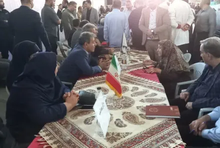 حضور مسئولین دانشگاه علوم پزشکی اصفهان در میز خدمت دستگاه های اجرایی استان 