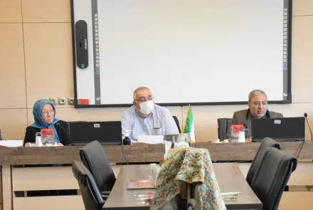 رونمایی از کتاب حکما و اطباء 