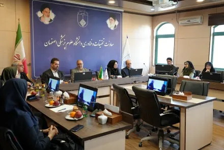 بازدید معاون اجرایی معاونت تحقیقات و فناوری وزارت بهداشت از دانشگاه به مناسبت هفته پژوهش