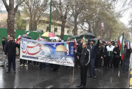 حضور دانشگاهیان علوم پزشکی اصفهان در کنار مردم روزه دار اصفهان در راهپیمایی روز قدس