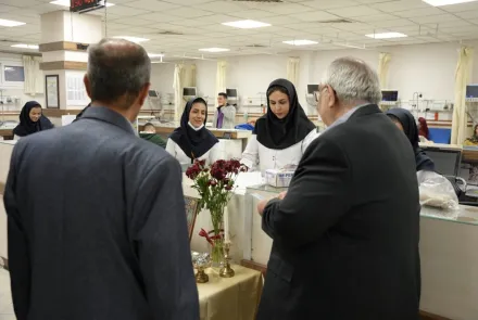 بازدید نوروزی رئیس دانشگاه از مرکز آموزشی درمانی نور و حضرت علی اصغر(علیه السلام)