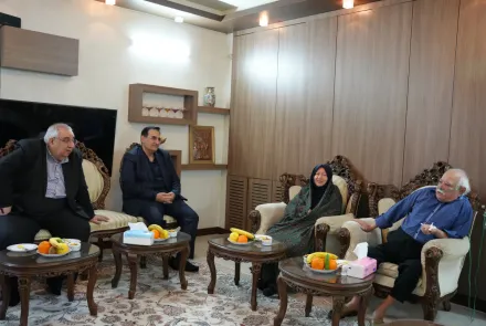 نشست صمیمی رئیس دانشگاه با استاد پیشکسوت دکتر نصرالله بشر دوست