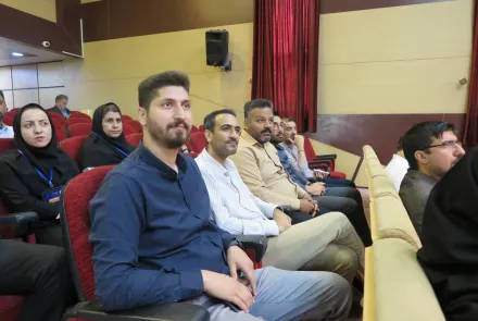 نشست رییس دانشگاه با کارکنان مراکز اموزشی درمانی امین و  کودکان حضرت امام‌حسین(ع)
