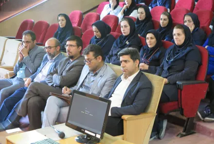 نشست رییس دانشگاه با کارکنان مراکز اموزشی درمانی امین و  کودکان حضرت امام‌حسین(ع)