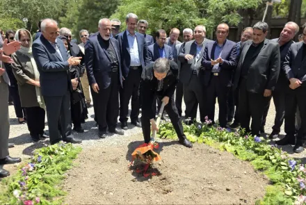 آیین کلنگ زنی پلی‌کلینیک و درمانگاه فوق‌تخصصی قلب شهید دکتر چمران با مشارکت خیرین