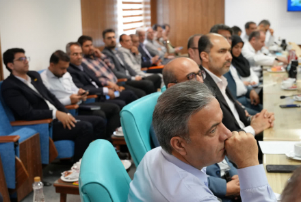 بازديد معاون وزير از مراكز اموزشي درماني