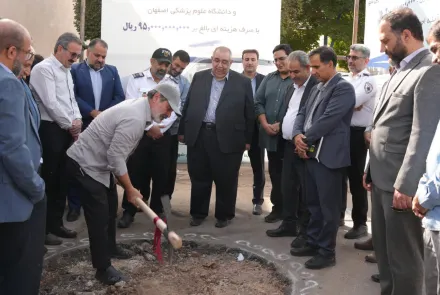 کلنگ‌زنی پروژه‌های خیر ساز اورژانس پیش بیمارستانی در شهرستان فلاورجان