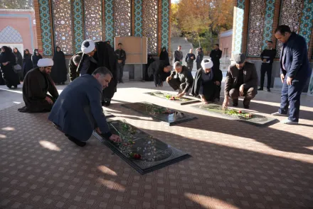 مراسم غبارروبی مزار شهدا به مناسبت هفته بسیج در دانشگاه برگزار شد